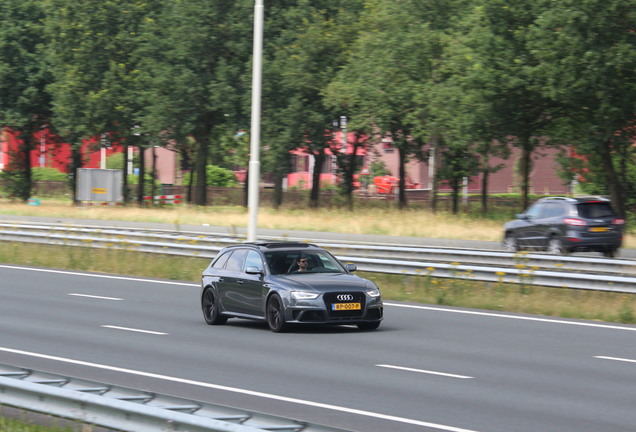 Audi RS4 Avant B8