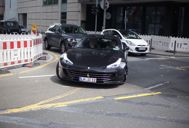 Ferrari GTC4Lusso T