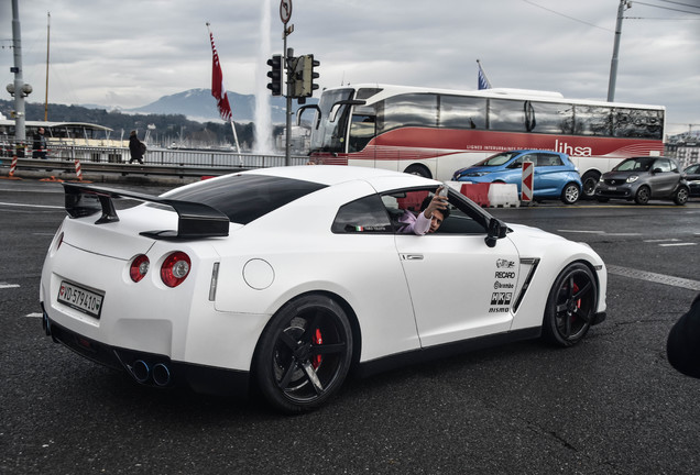 Nissan GT-R