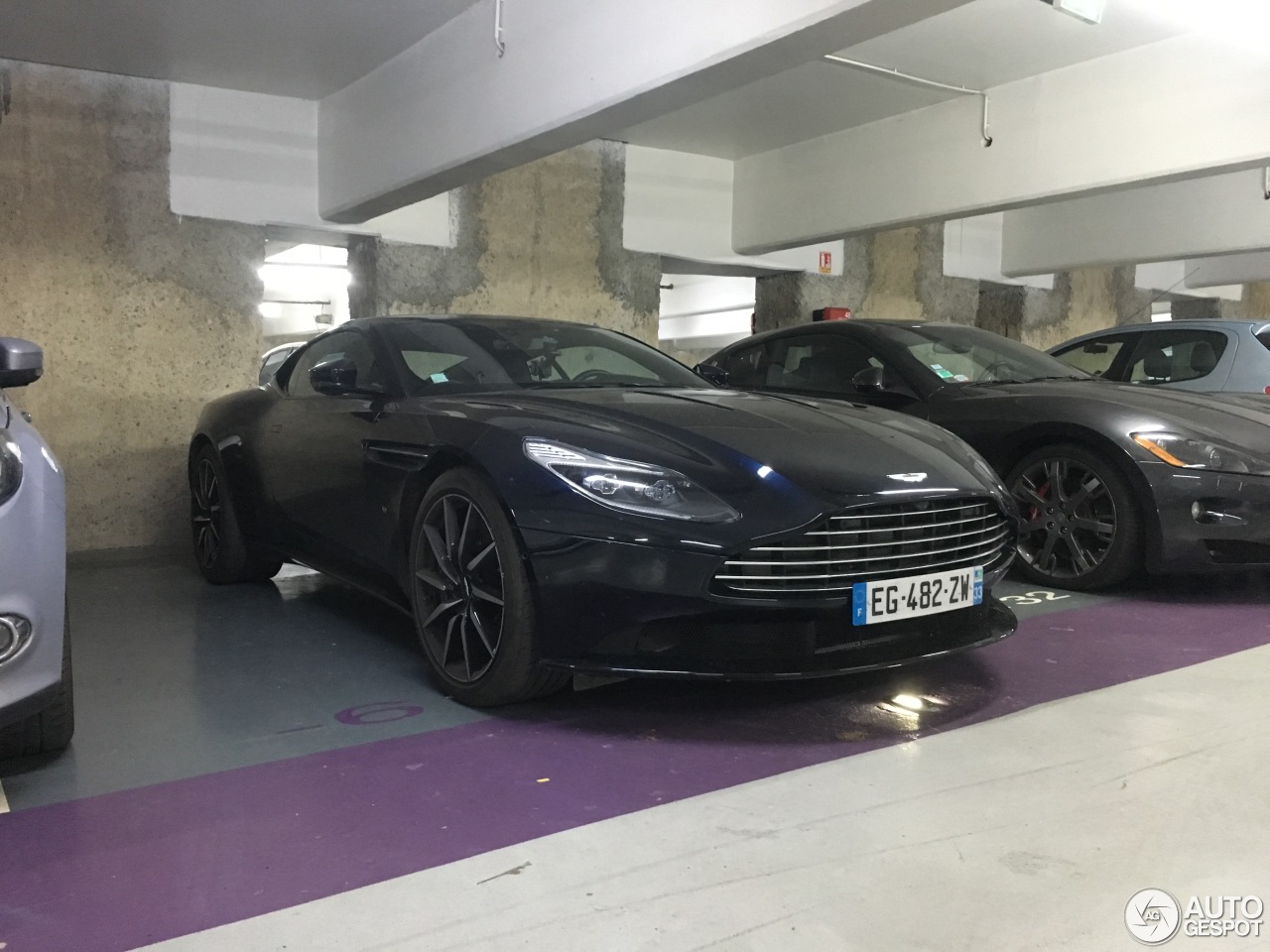 Aston Martin DB11