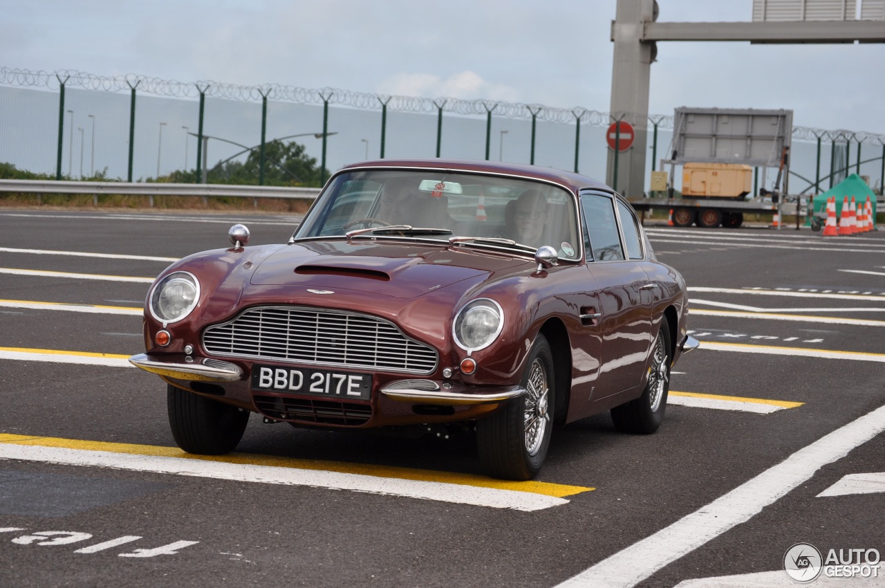 Aston Martin DB6 Vantage MKI