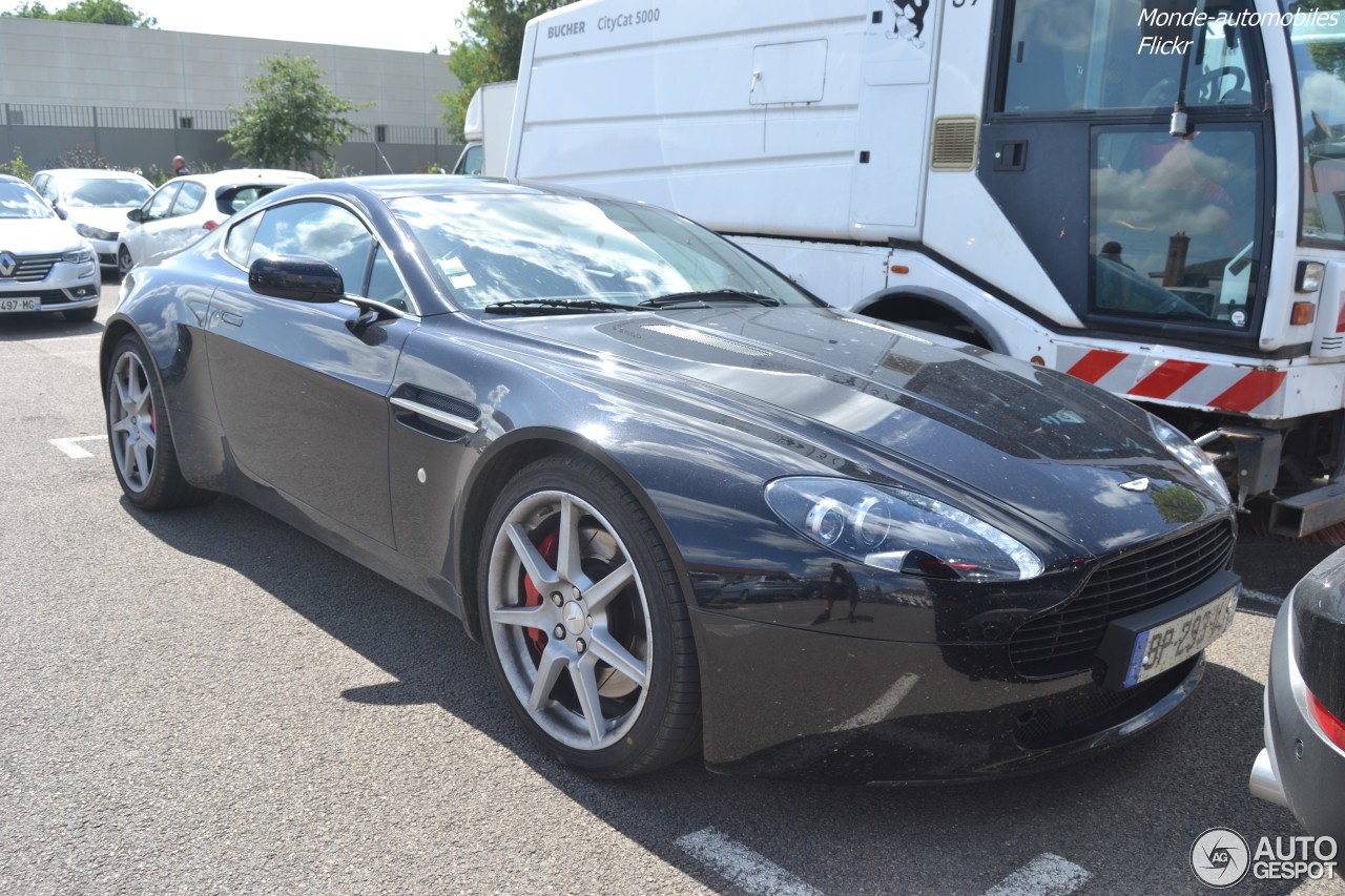 Aston Martin V8 Vantage