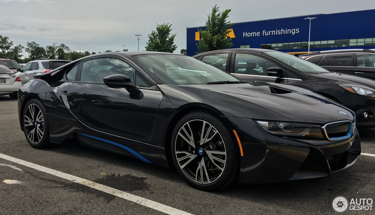 BMW i8