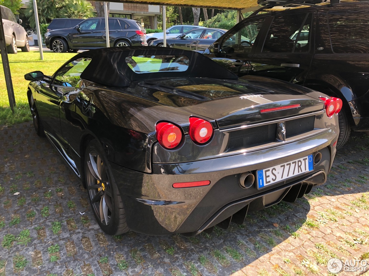 Ferrari Scuderia Spider 16M