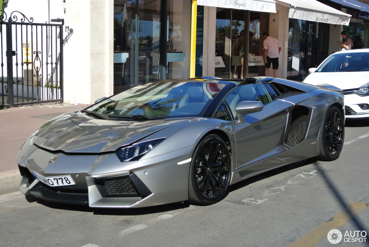 Lamborghini Aventador LP700-4 Roadster