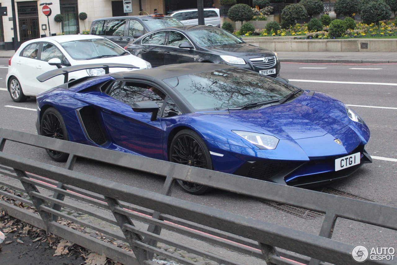 Lamborghini Aventador LP750-4 SuperVeloce Roadster