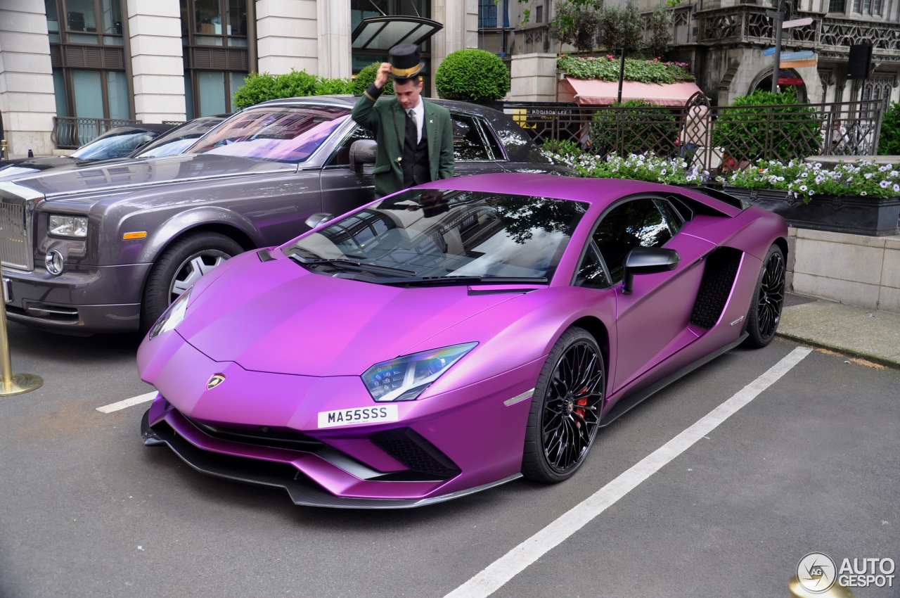 Lamborghini Aventador S LP740-4