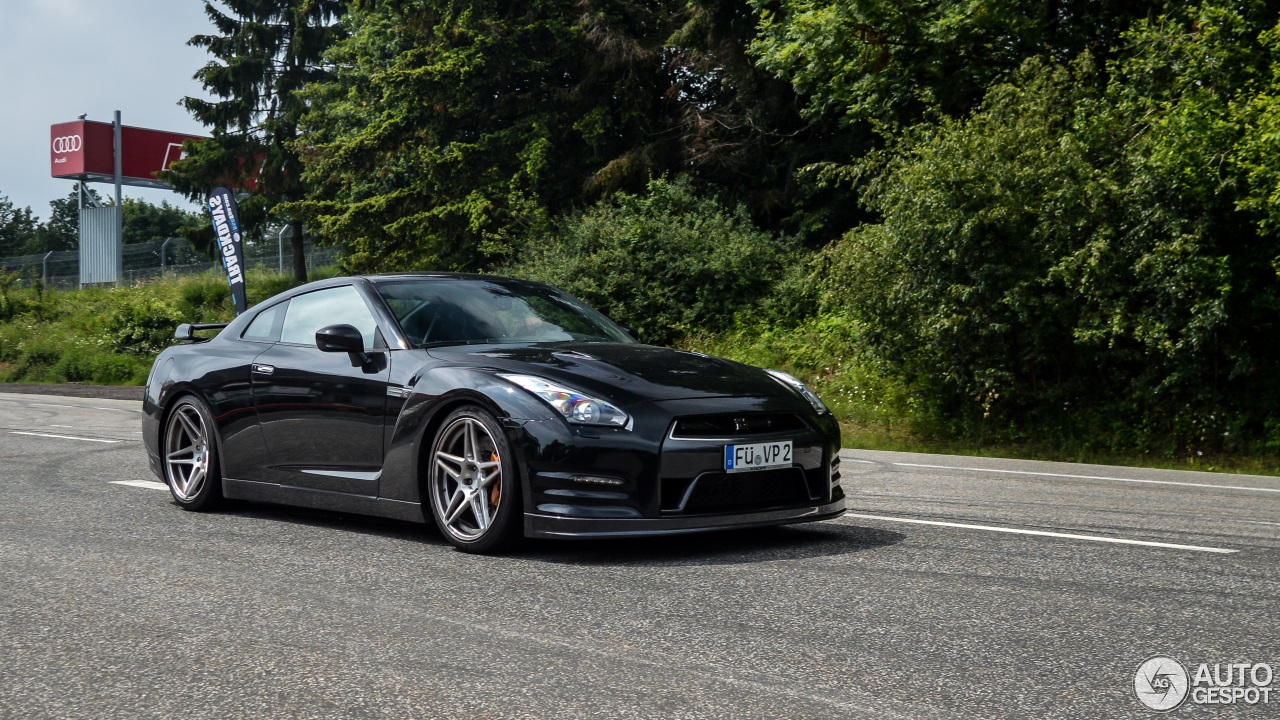 Nissan GT-R 2013