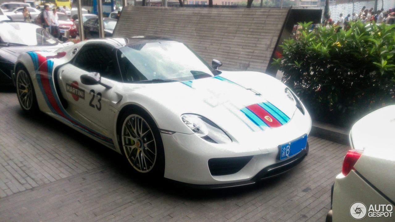 Porsche 918 Spyder Weissach Package