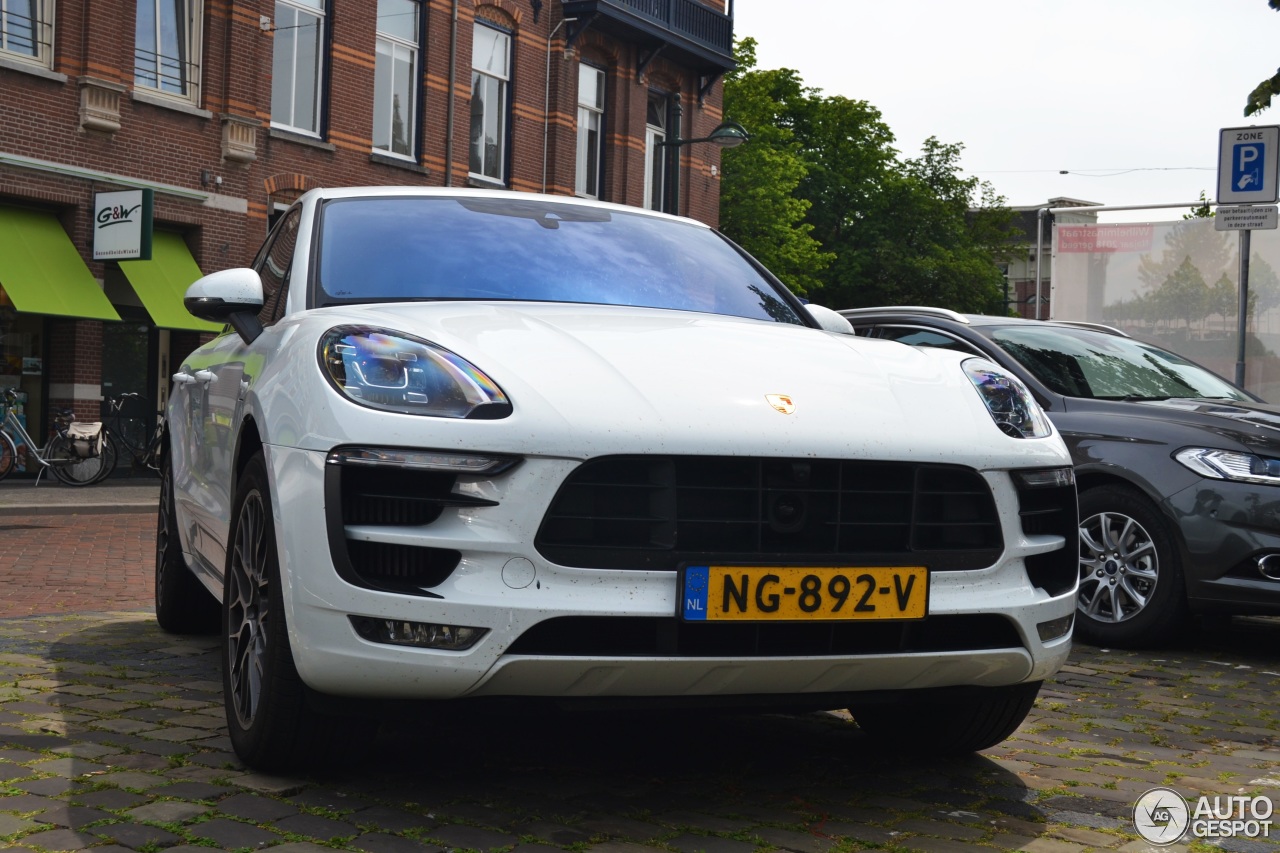 Porsche 95B Macan GTS