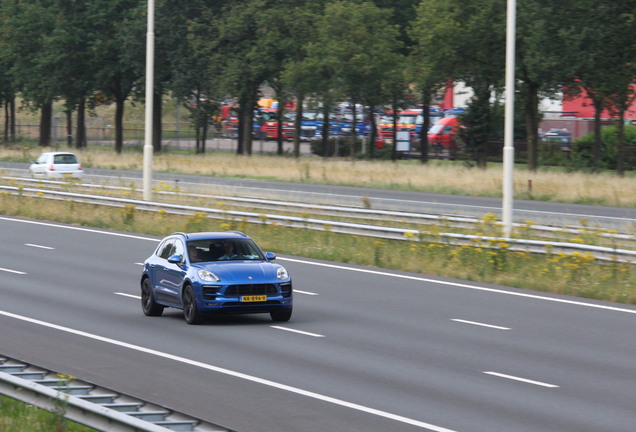 Porsche 95B Macan GTS