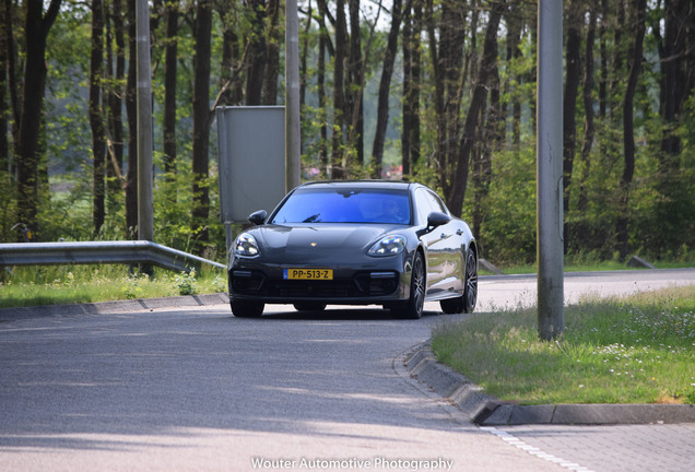 Porsche 971 Panamera Turbo Executive