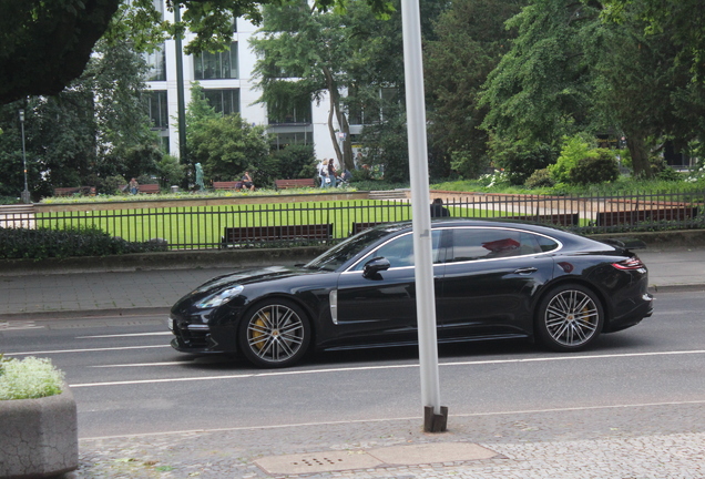 Porsche 971 Panamera Turbo Executive