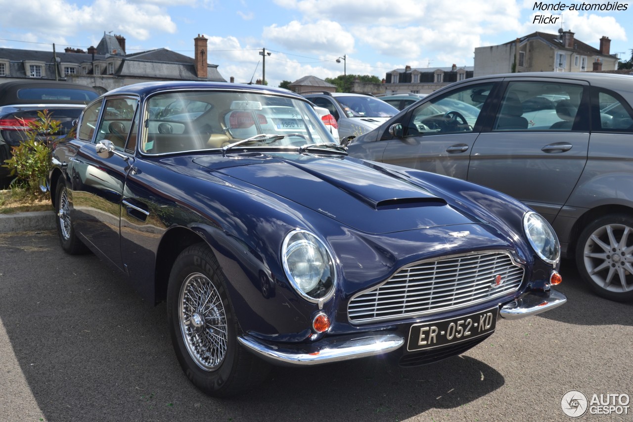 Aston Martin DB6 MKI