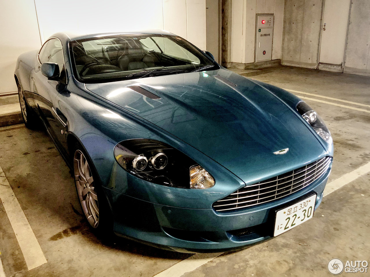 Aston Martin DB9