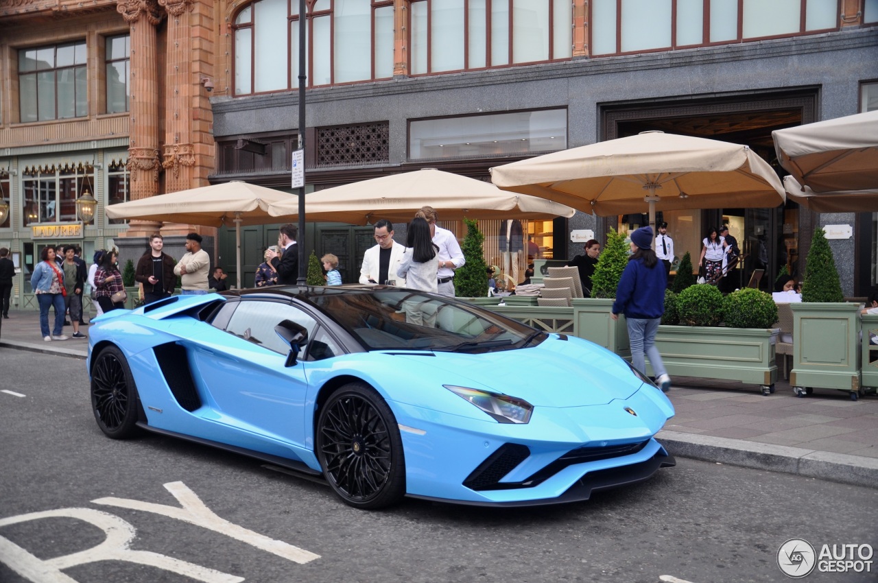 Lamborghini Aventador S LP740-4 Roadster