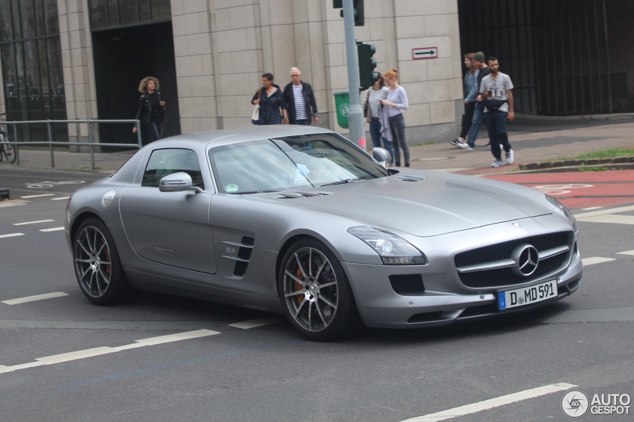 Mercedes-Benz SLS AMG