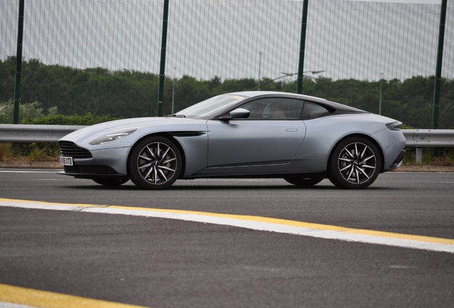 Aston Martin DB11 V8