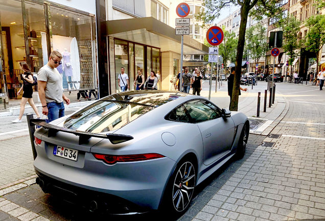 Jaguar F-TYPE SVR Coupé