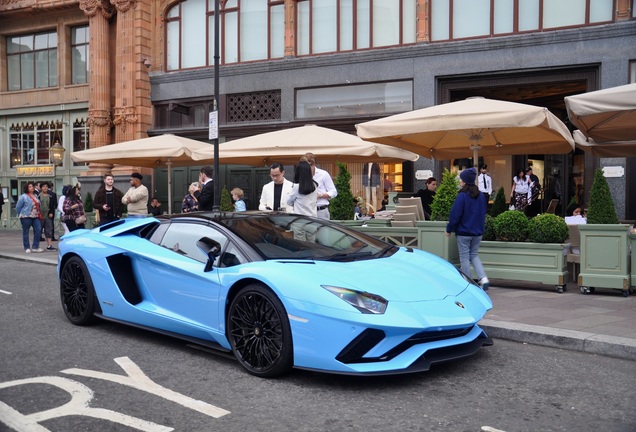 Lamborghini Aventador S LP740-4 Roadster