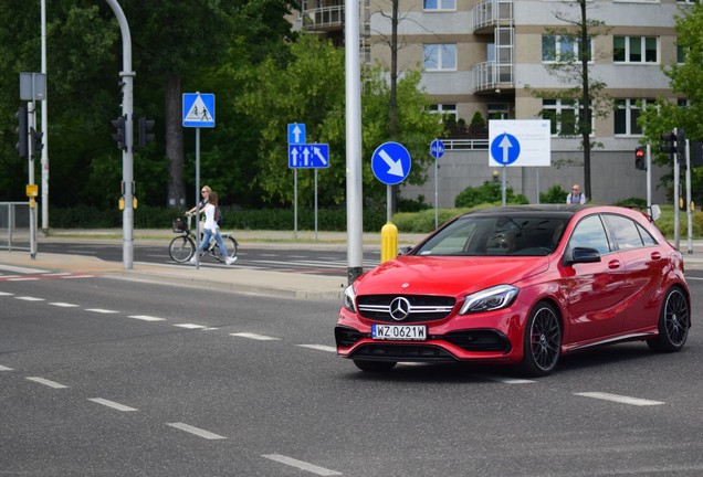 Mercedes-AMG A 45 W176 2015