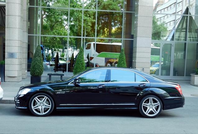 Mercedes-Benz S 65 AMG V221 2010