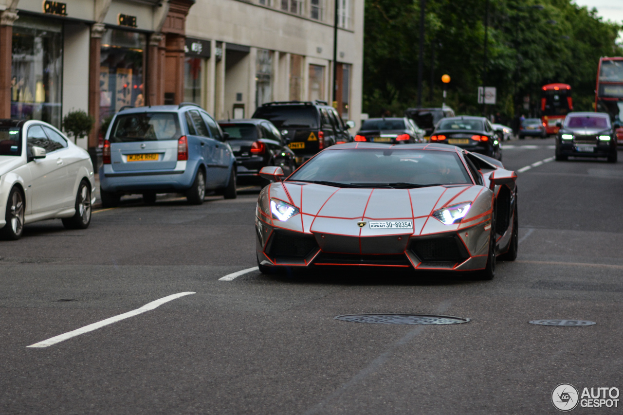 Lamborghini Aventador LP700-4 Roadster