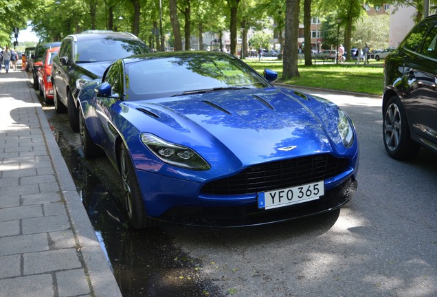 Aston Martin DB11