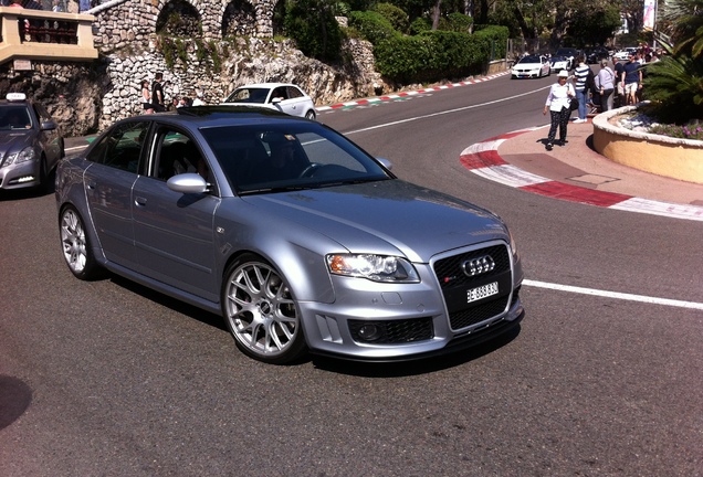 Audi RS4 Sedan