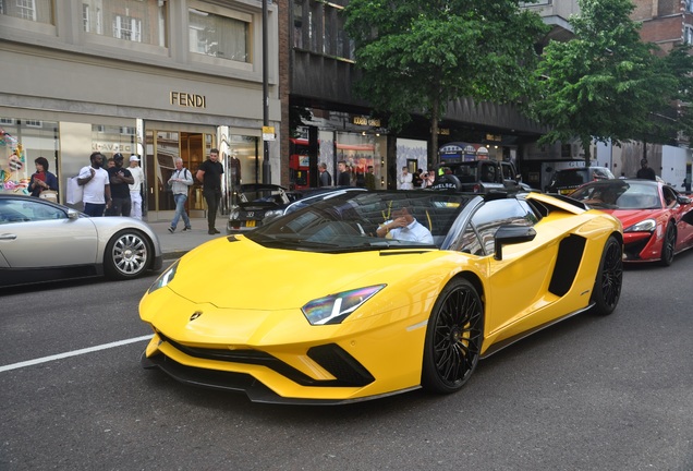 Lamborghini Aventador S LP740-4 Roadster