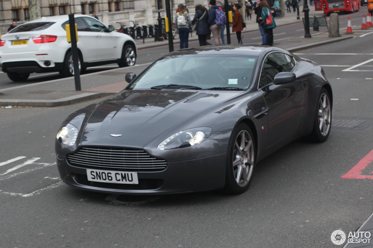 Aston Martin V8 Vantage