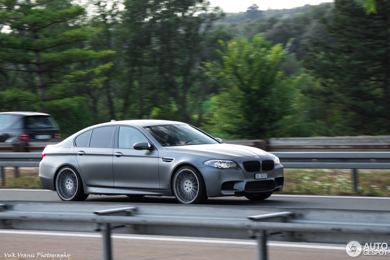 BMW M5 F10 2011