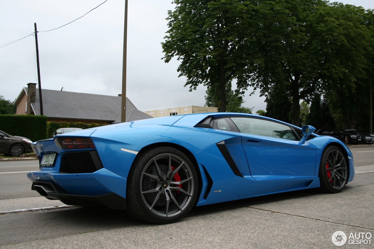 Lamborghini Aventador LP700-4