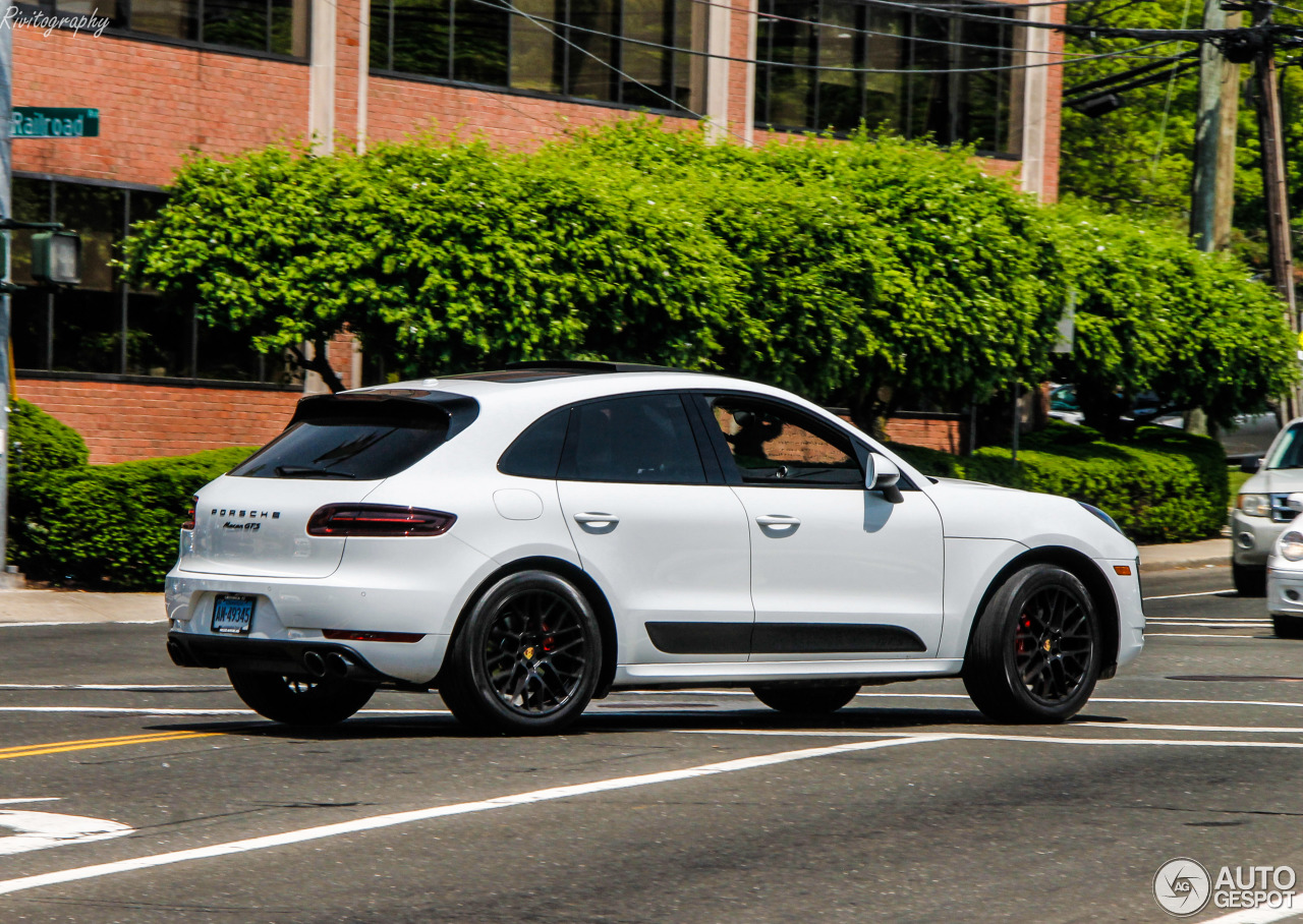 Porsche 95B Macan GTS