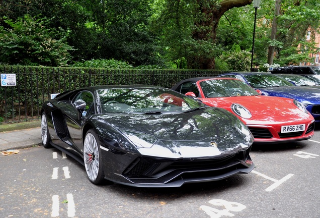 Lamborghini Aventador S LP740-4