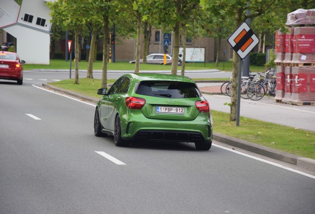 Mercedes-AMG A 45 W176 2015