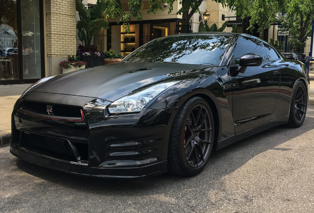 Nissan GT-R