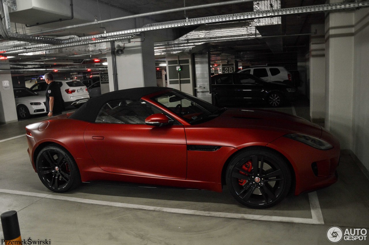 Jaguar F-TYPE R Convertible