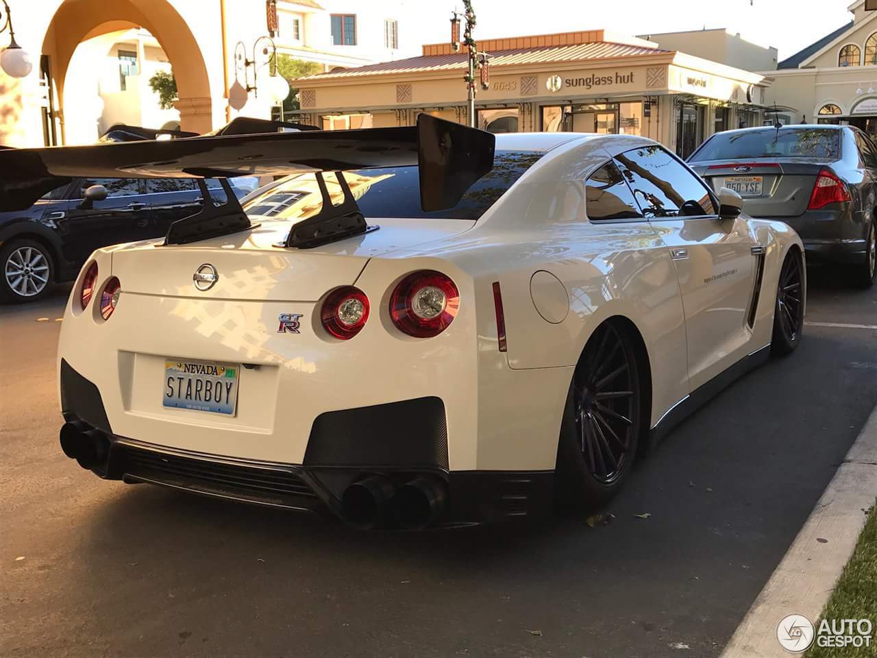 Nissan GT-R 2012