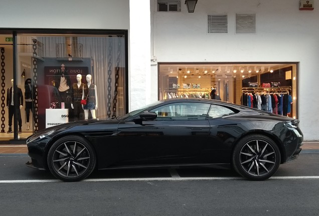 Aston Martin DB11