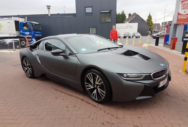 BMW i8