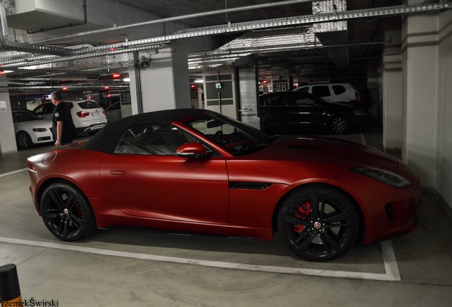 Jaguar F-TYPE R Convertible