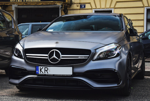 Mercedes-AMG A 45 W176 2015