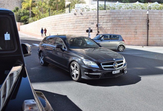 Mercedes-Benz CLS 63 AMG X218 Shooting Brake