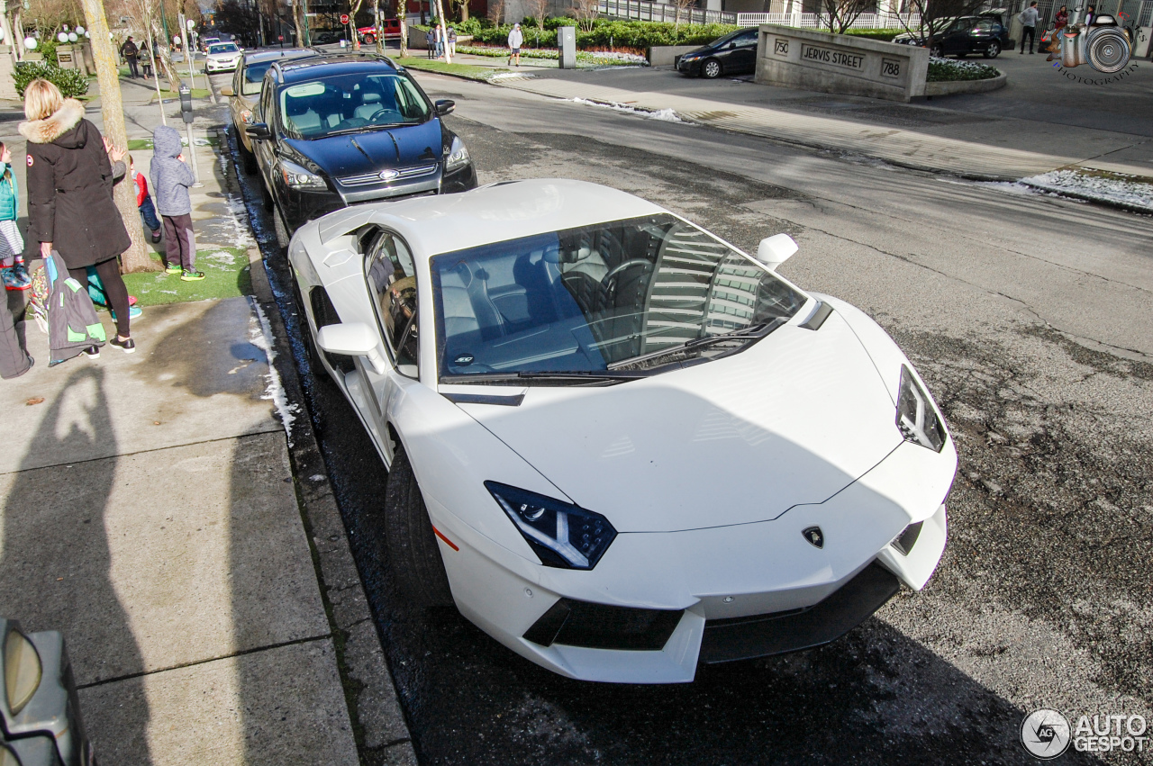 Lamborghini Aventador LP700-4