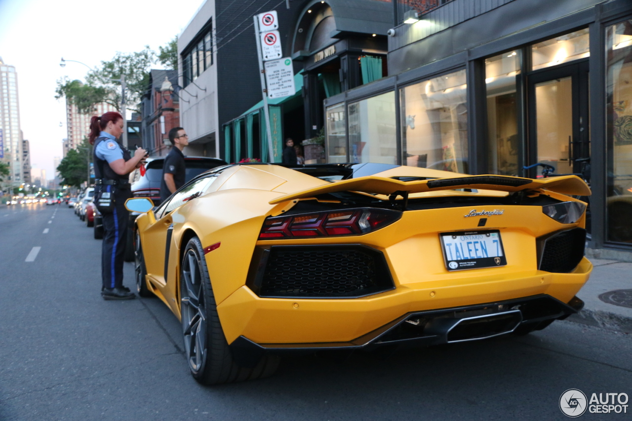 Lamborghini Aventador LP700-4 Roadster