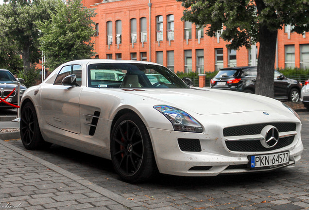 Mercedes-Benz SLS AMG