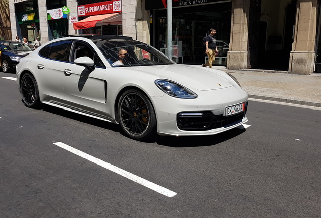 Porsche 971 Panamera Turbo