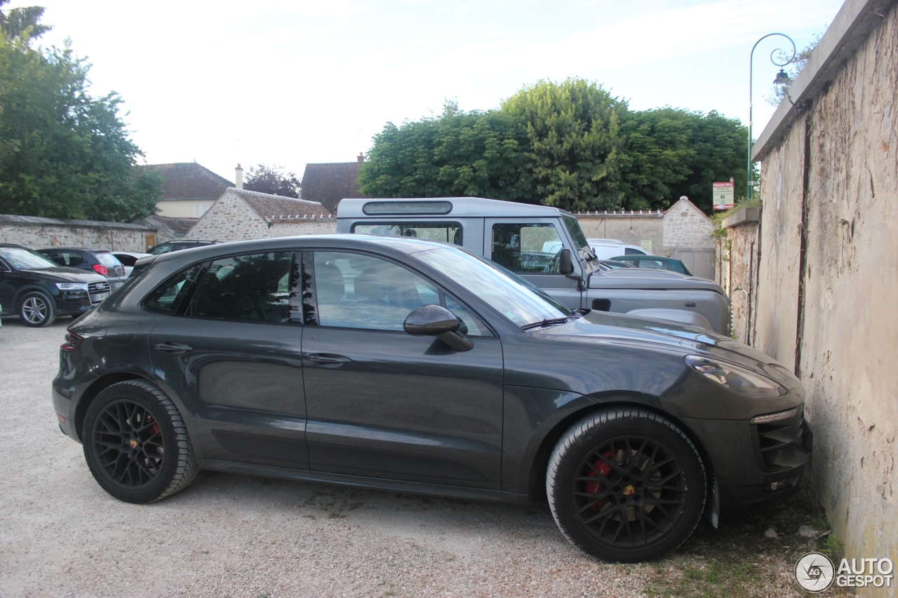 Porsche 95B Macan GTS