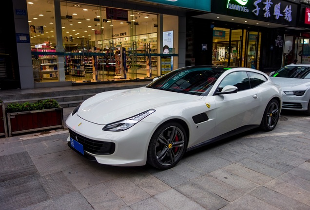 Ferrari GTC4Lusso